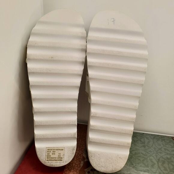 REEF Vista Hi Energy Women's Size 9.5 White Cushion Comfort Sandals - Picture 10 of 10